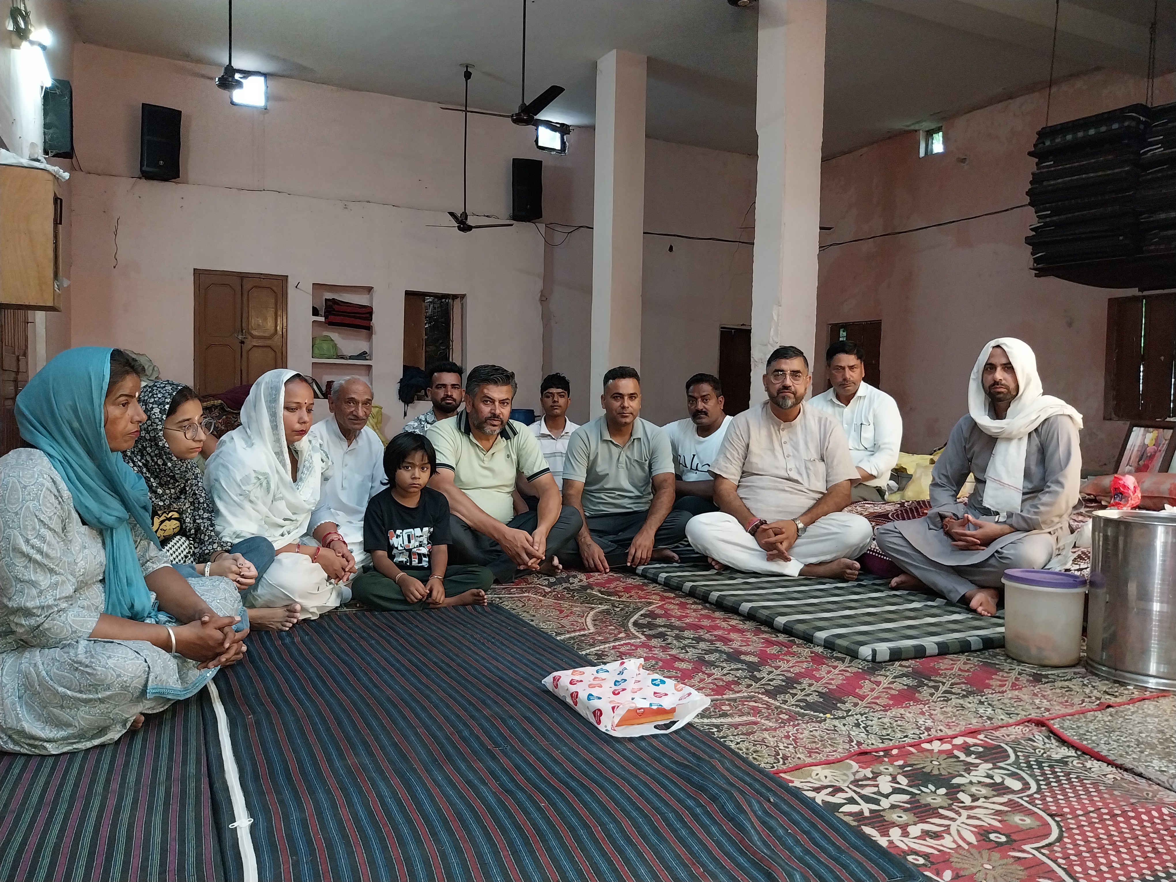 Special meeting with Mahant Yogesh Kumar, Peethadheeshwar of Nagar Devta Tap Sthan Baba Maheshana located in Garhshankar, regarding the organization of "Rudra Abhishek Mahayagya" programs.